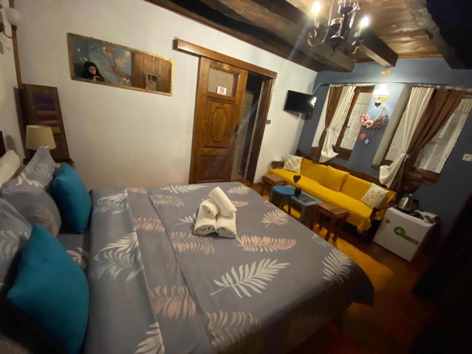 Traditional Guesthouse Erato 帕莱斯潘蒂雷蒙 外观 照片