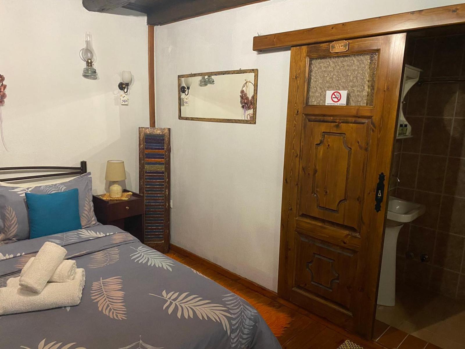 Traditional Guesthouse Erato 帕莱斯潘蒂雷蒙 外观 照片