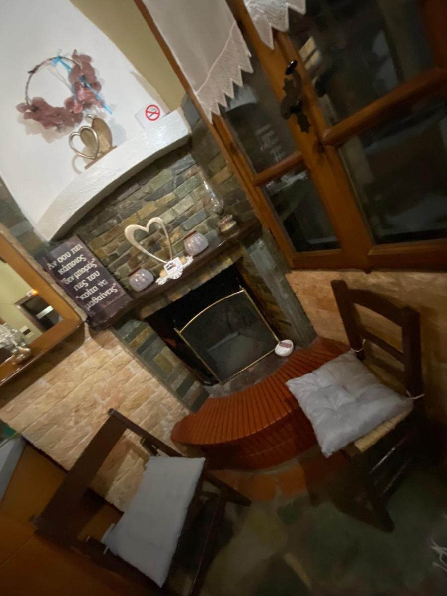 Traditional Guesthouse Erato 帕莱斯潘蒂雷蒙 外观 照片