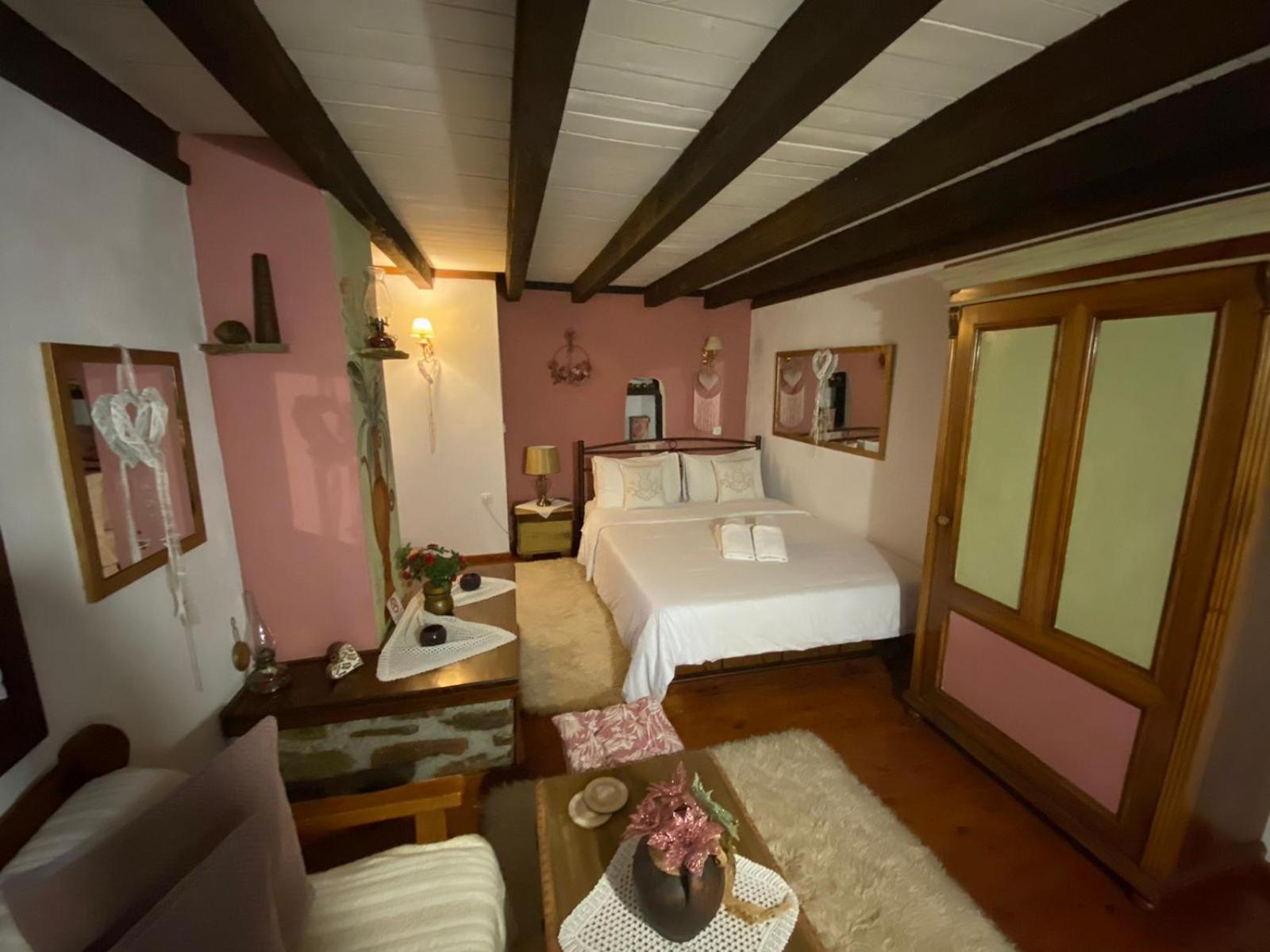 Traditional Guesthouse Erato 帕莱斯潘蒂雷蒙 外观 照片