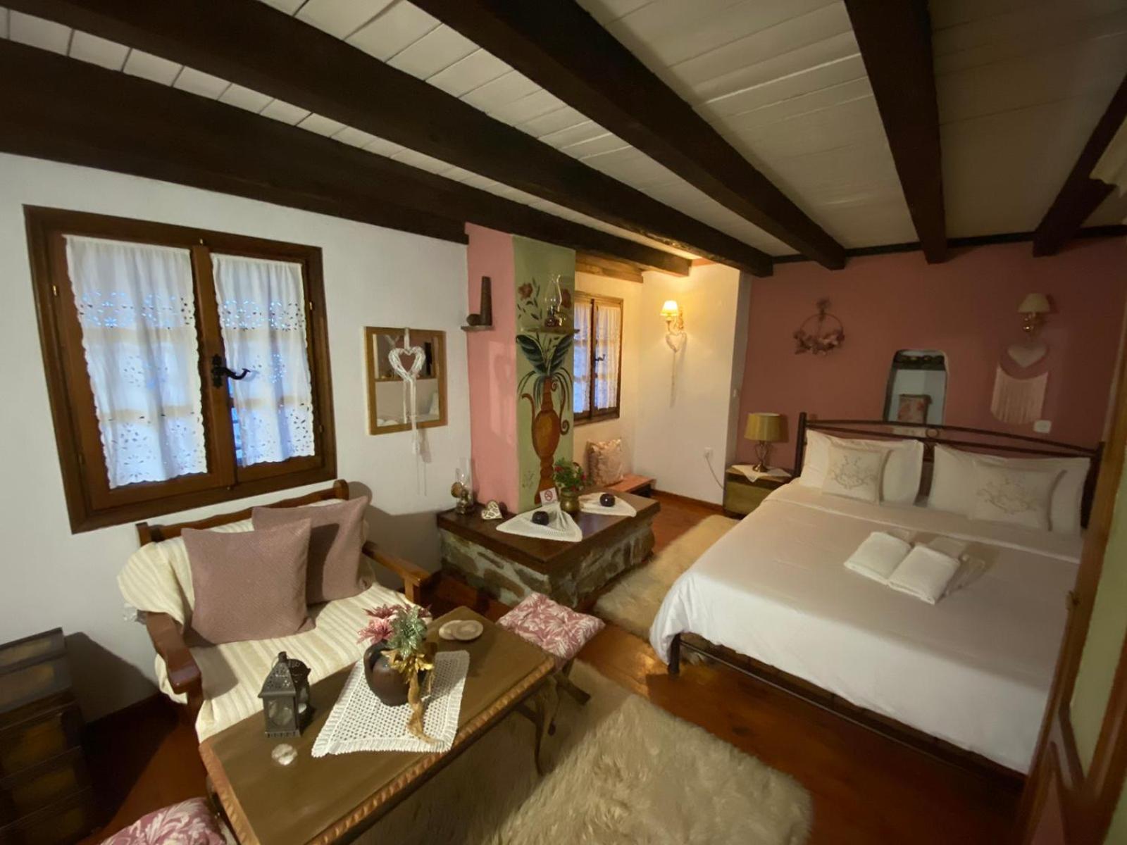 Traditional Guesthouse Erato 帕莱斯潘蒂雷蒙 外观 照片