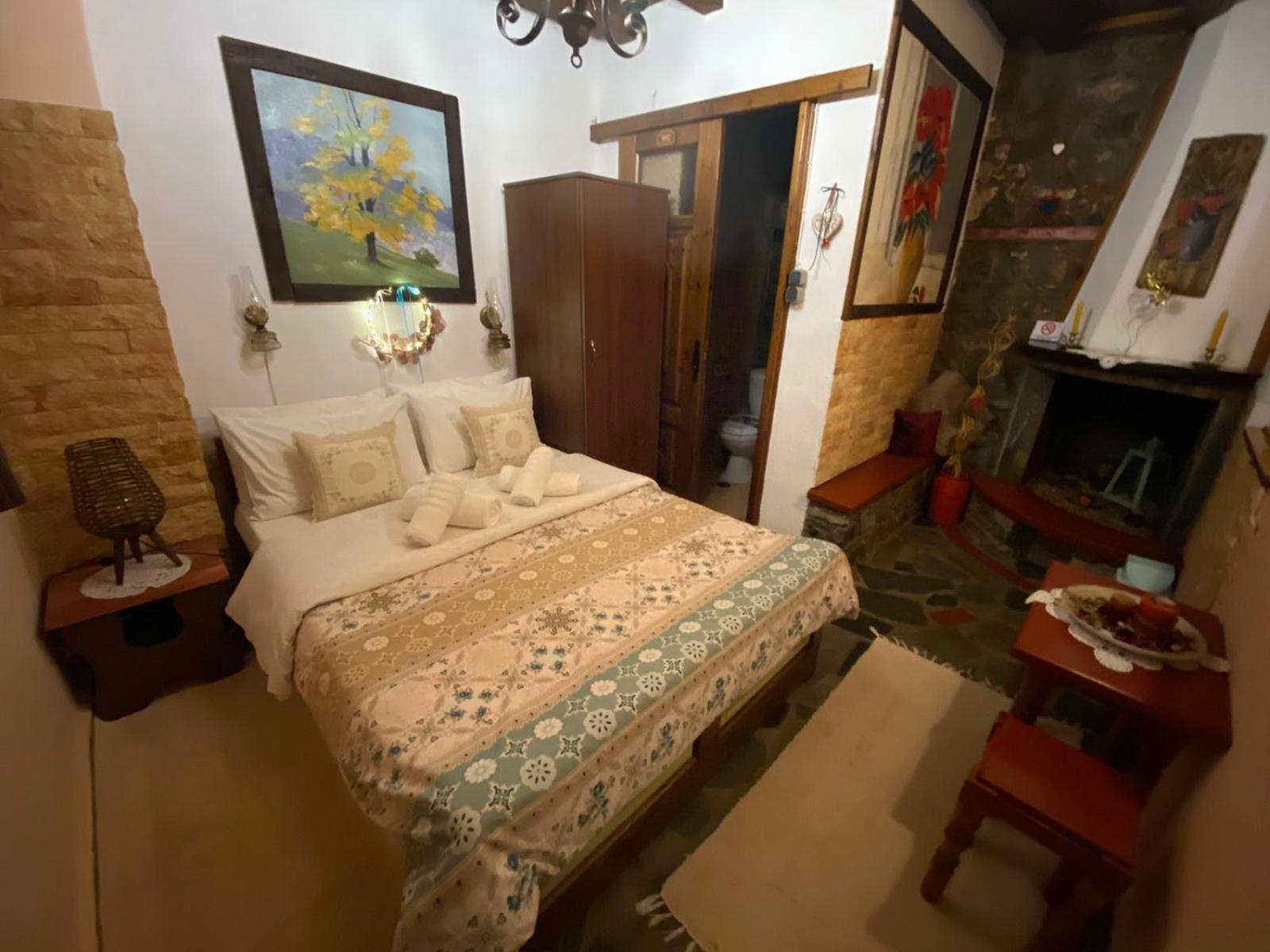Traditional Guesthouse Erato 帕莱斯潘蒂雷蒙 外观 照片