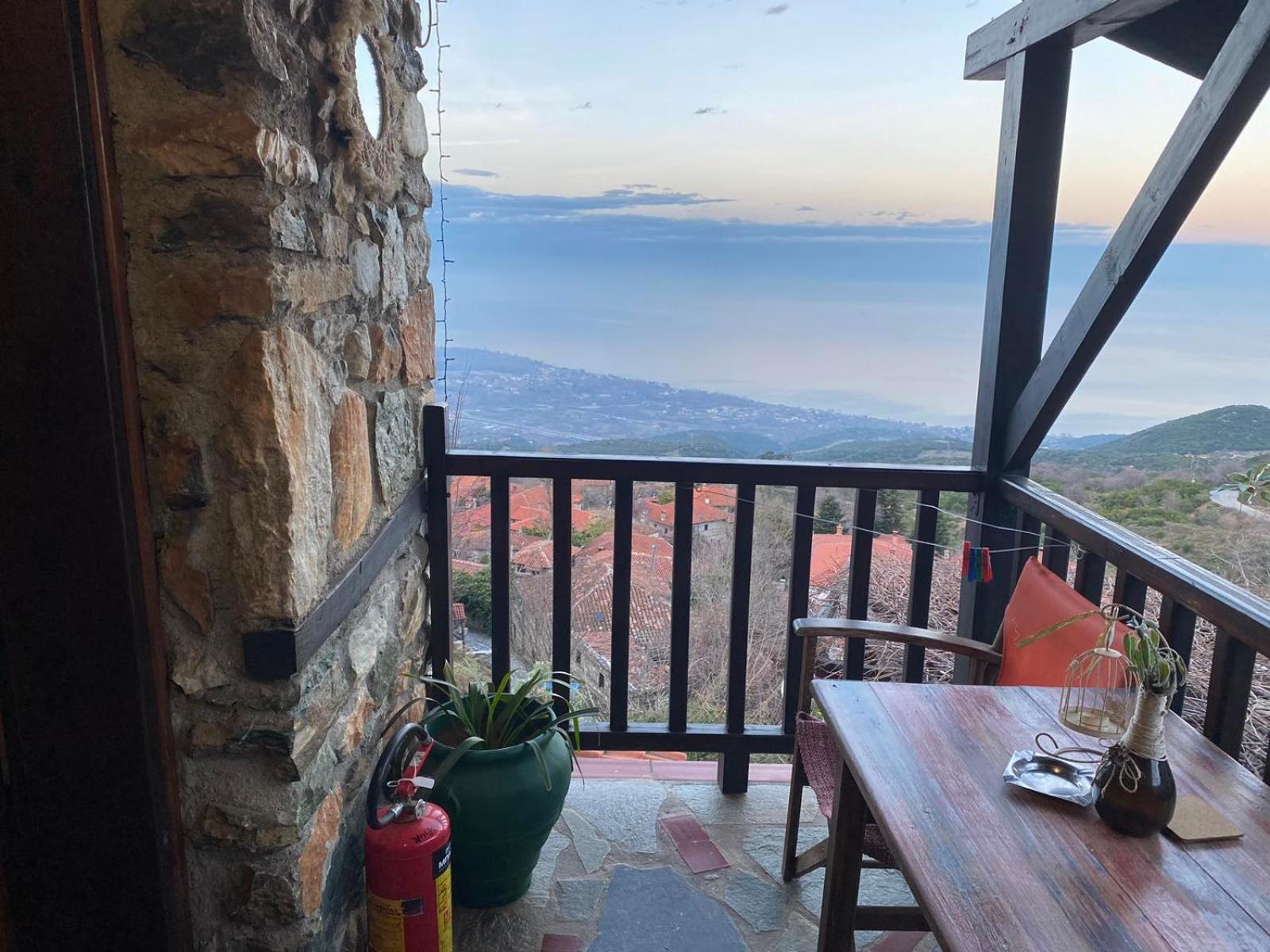 Traditional Guesthouse Erato 帕莱斯潘蒂雷蒙 外观 照片