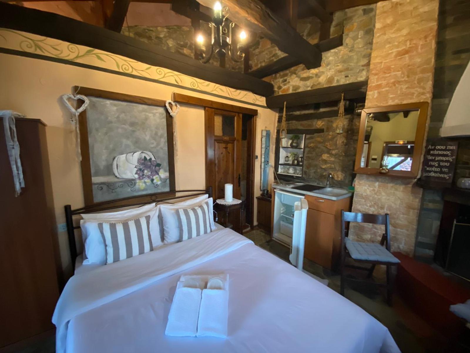 Traditional Guesthouse Erato 帕莱斯潘蒂雷蒙 外观 照片