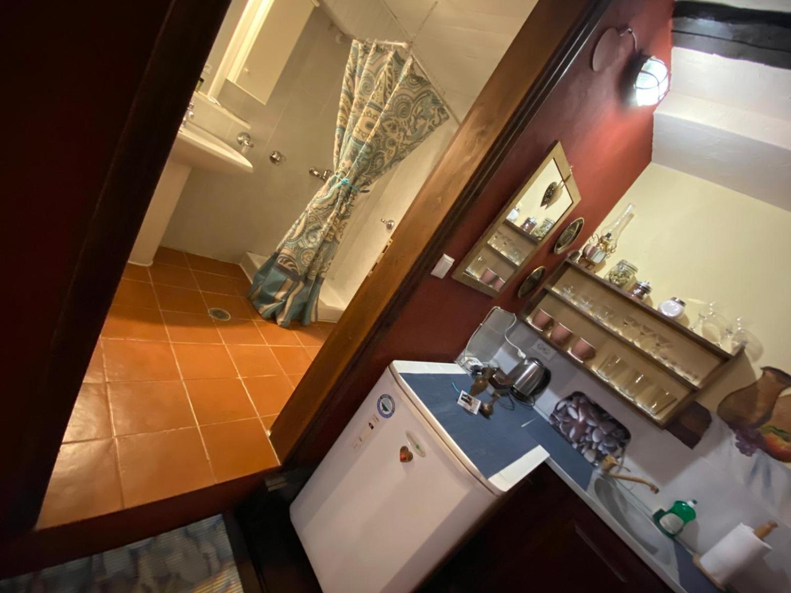 Traditional Guesthouse Erato 帕莱斯潘蒂雷蒙 外观 照片