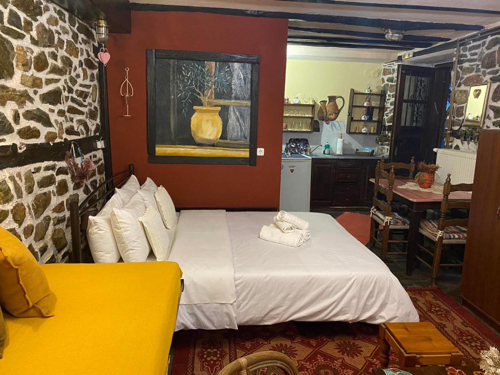 Traditional Guesthouse Erato 帕莱斯潘蒂雷蒙 外观 照片